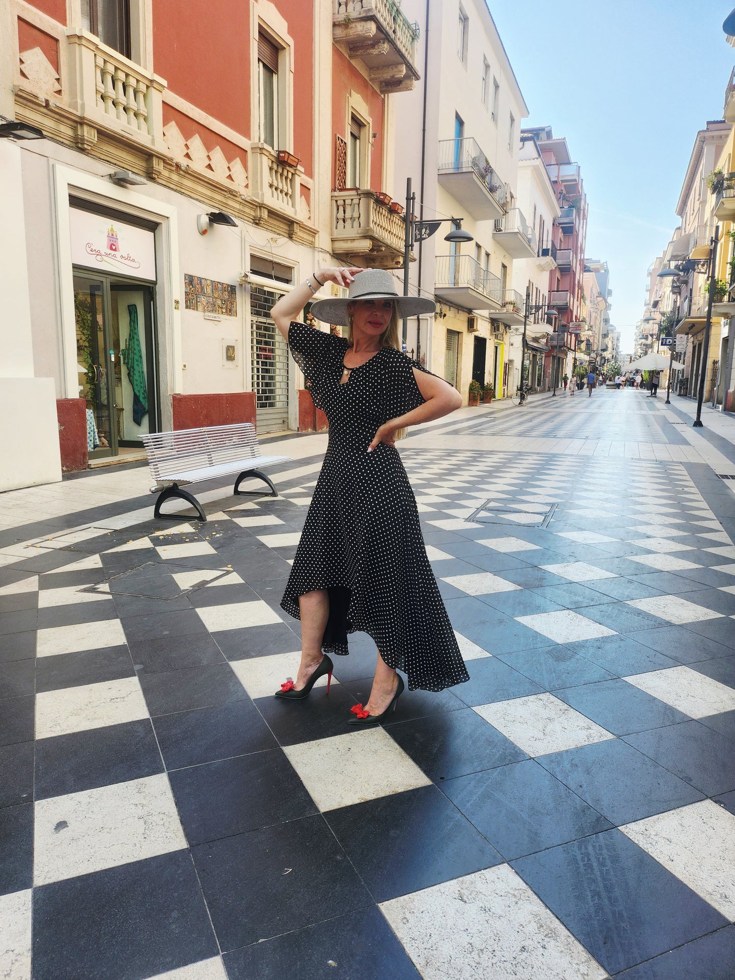 Abito DOLCE VITA a pois ⚪️⚫️ MELISSA COLLECTION