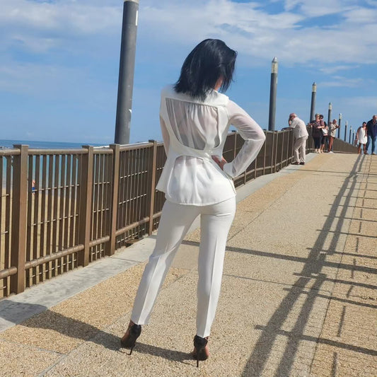 Tailleur bianco con trasparenza 🤍 VENTI6